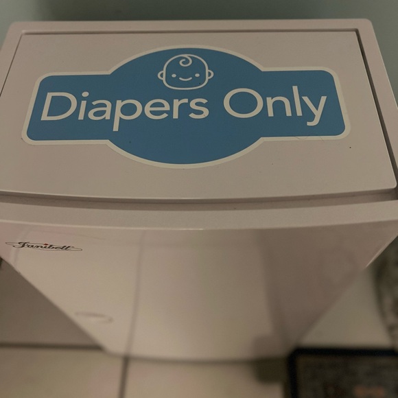 Commercial Diaper Pail - 13 Gallon Capacity - Odor Free Janibell - Picture 7 of 8